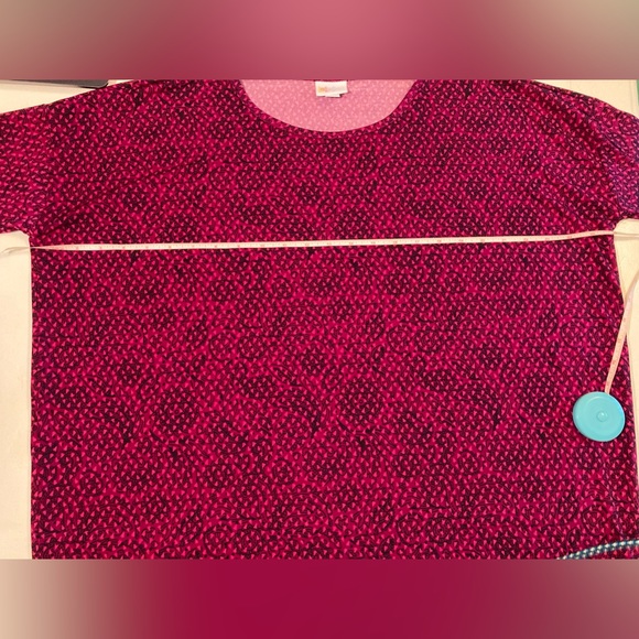 Lularoe Woman’s Medium Tee T Shirt Burgundy Pink Paisley Floral High Low - Picture 5 of 12